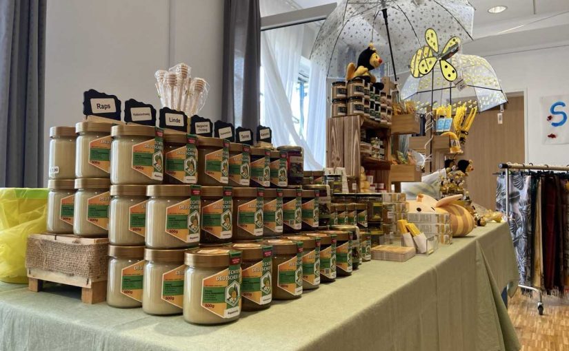 Bunte Vielfalt beim Basar im „Vier Jahreszeiten“