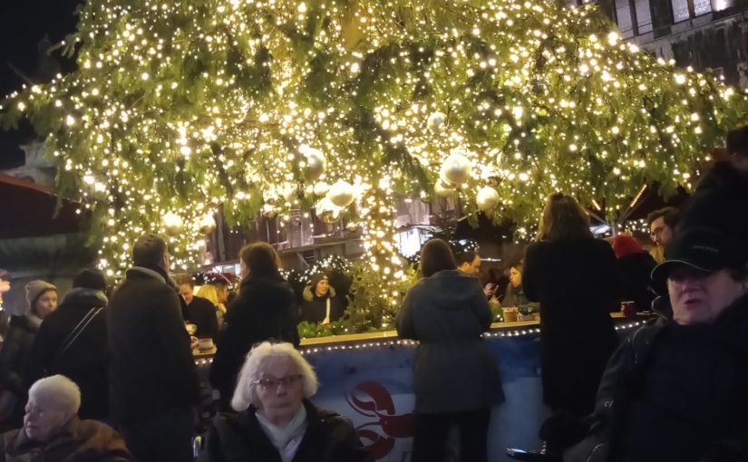 Besuch des 40. Weihnachtssingens im Aachener Rathaus