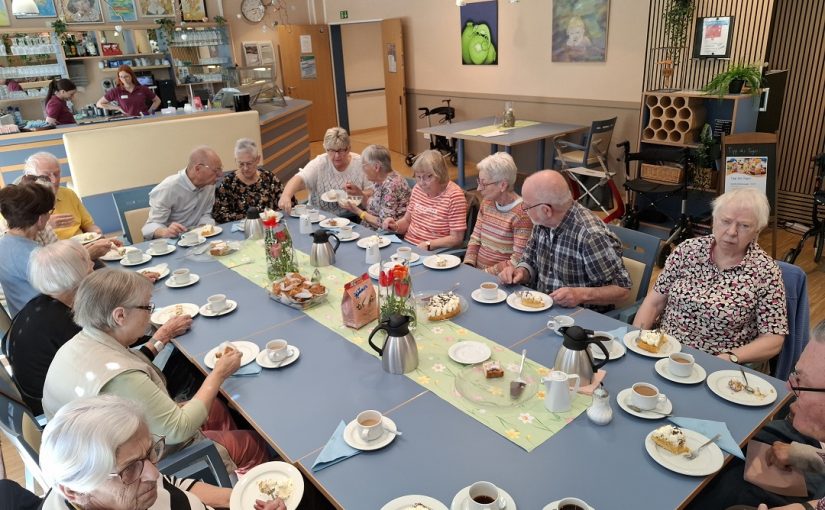Klönen beim Kaffeeklatsch in Würselen