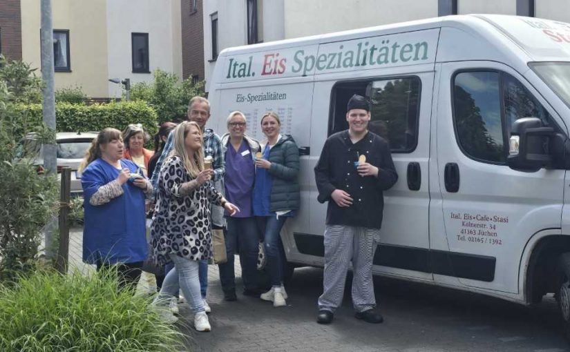 Ein Eiswagen zum Tag der Pflege