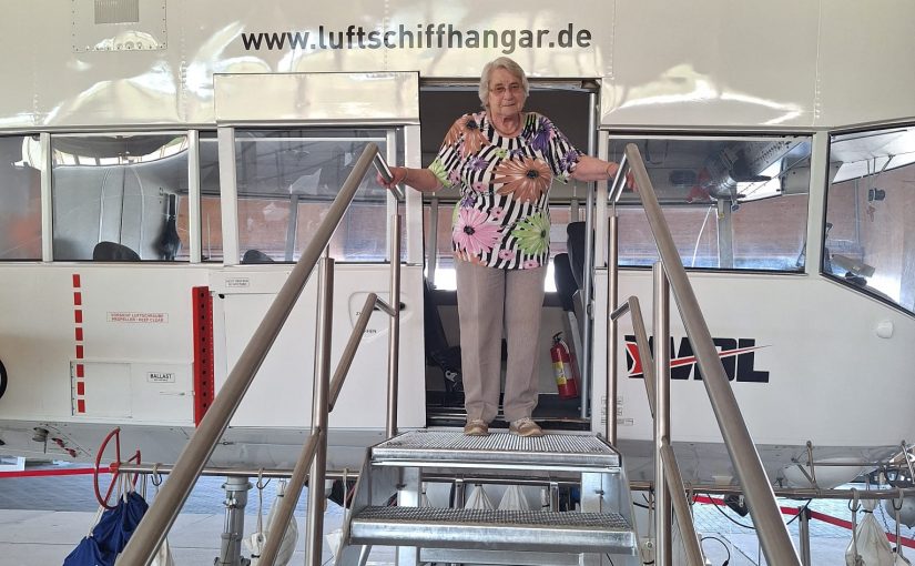 Wir besichtigen den Luftschiffhangar in Mülheim