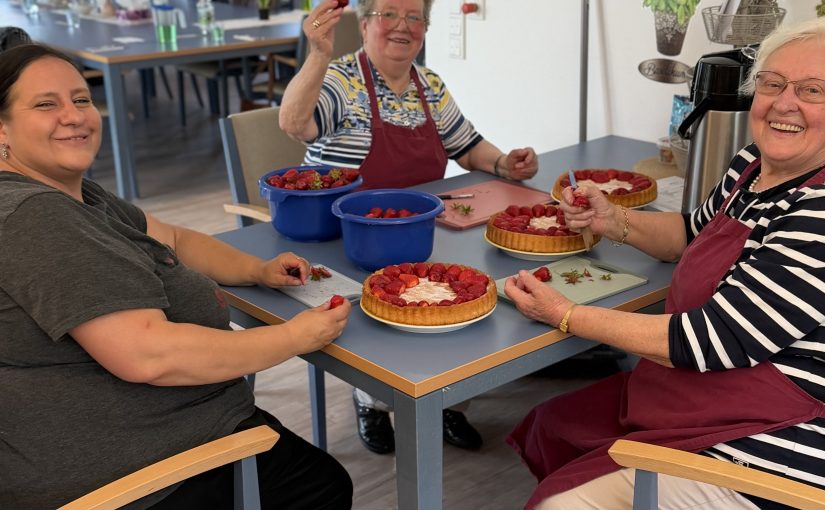 Erdbeerzeit in der Tagespflege ☀️🍓