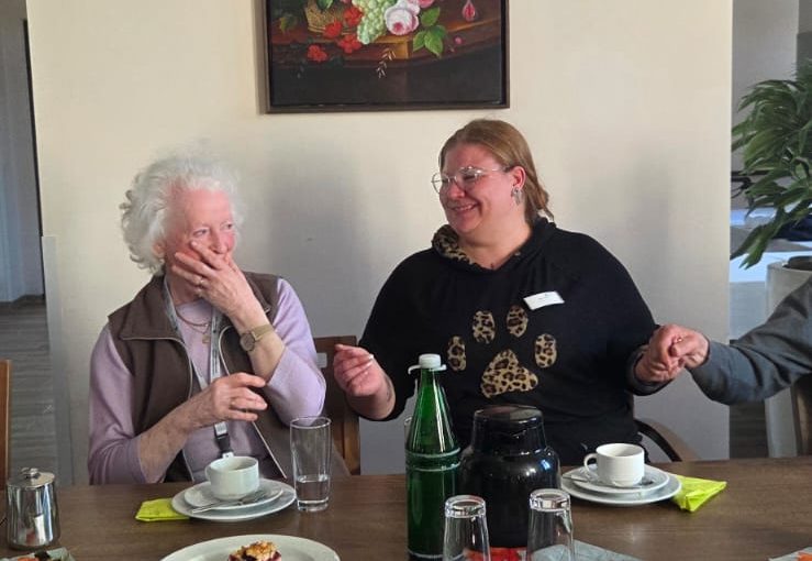 Ein beschwingter Tanzcafé-Nachmittag im Klostersaal